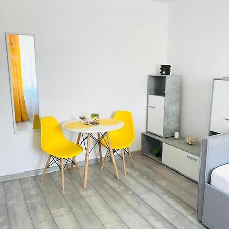 אראד Miha Modern And Central Apartament מראה חיצוני תמונה