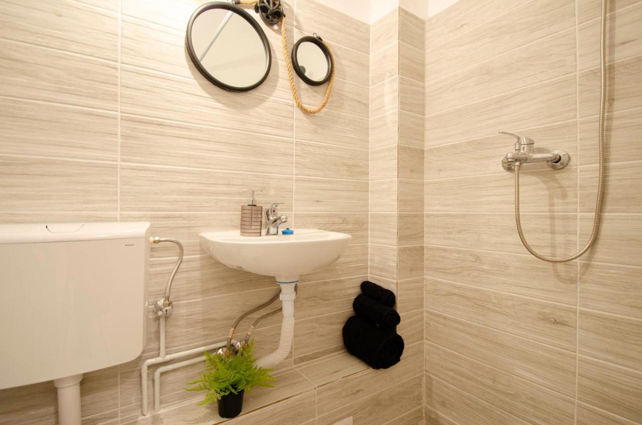 אראד Miha Modern And Central Apartament מראה חיצוני תמונה