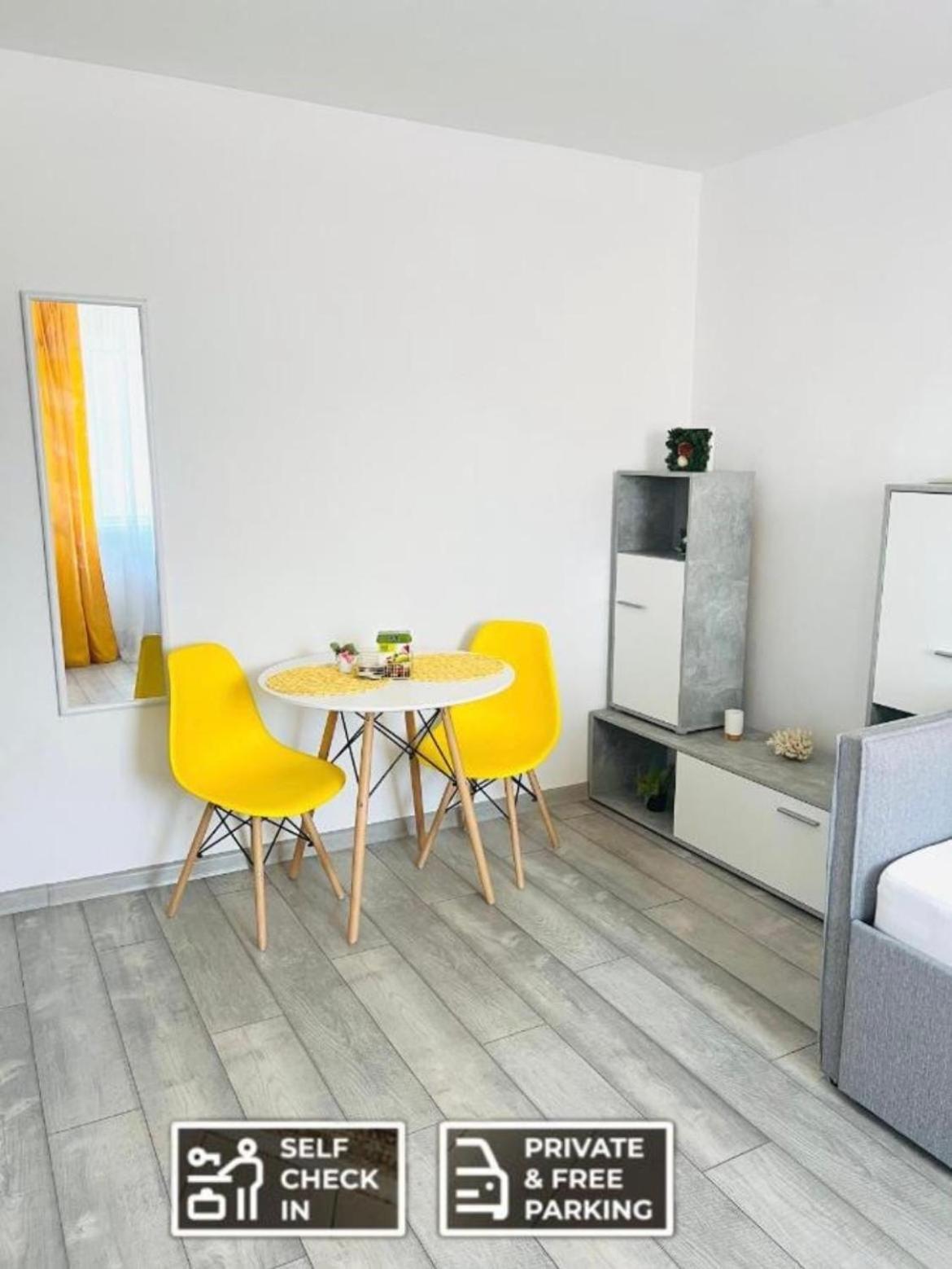 אראד Miha Modern And Central Apartament מראה חיצוני תמונה